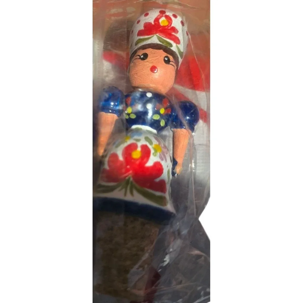NWT  HUNGARY Girl & Boy‎ WOODEN WINE BOTTLE CORK STOPPER & OPENER Handpainted